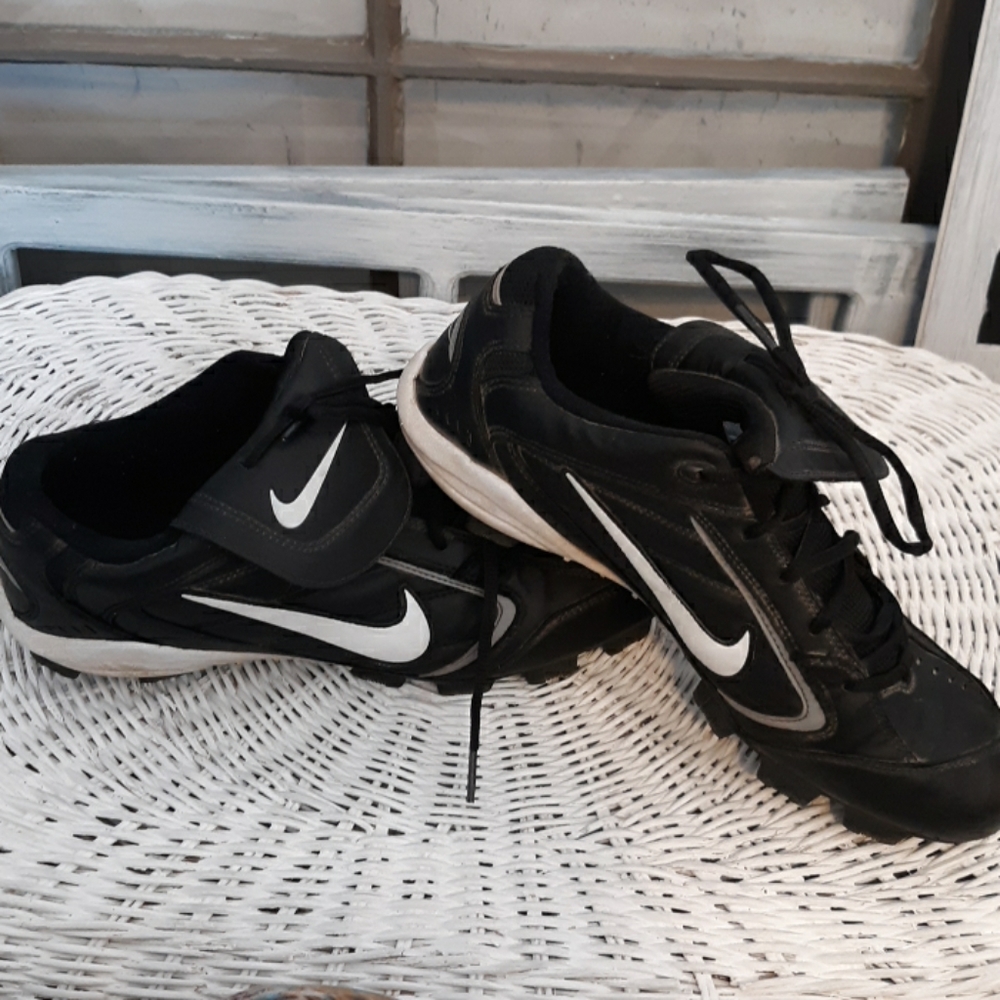 Nike Mens Football Cleats Size 10.5